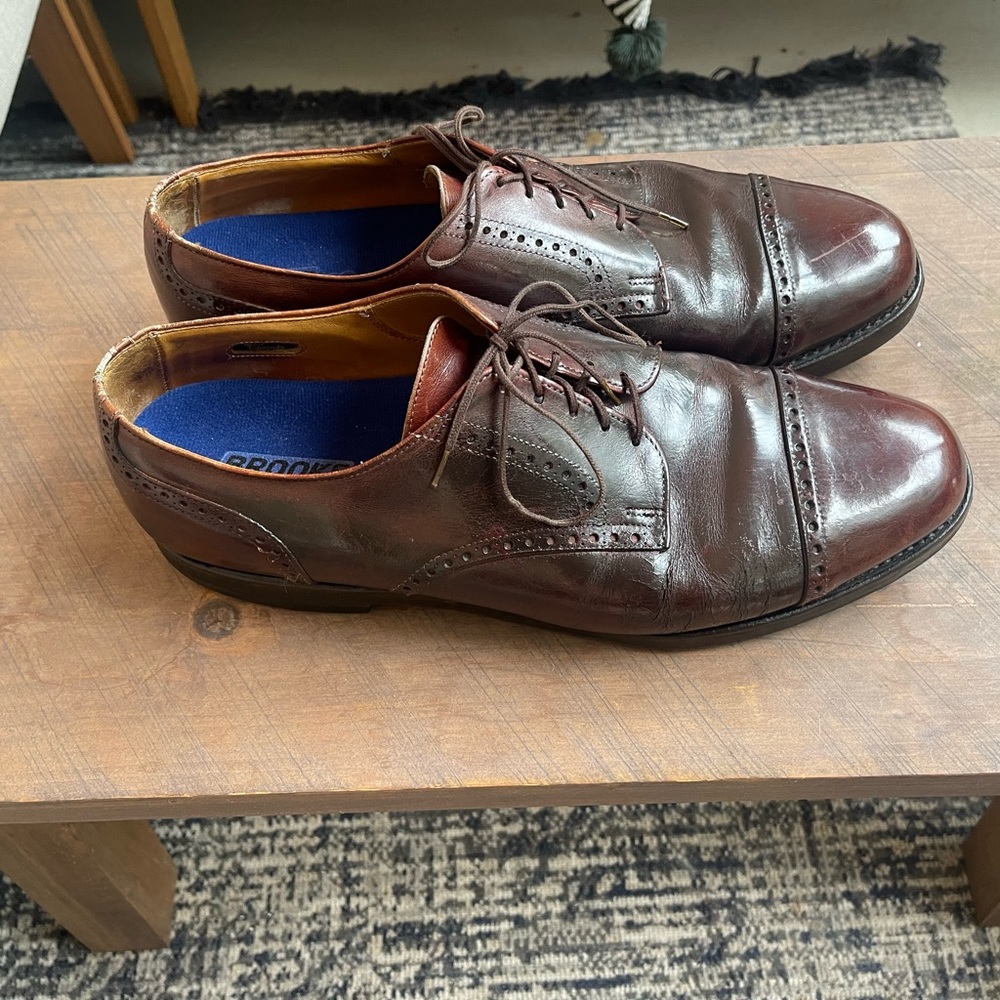 Allen Edmonds burgundy leather cap toe oxfords